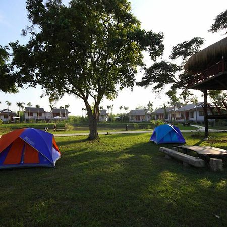 Resort Railumpoo Nakhon Sawan Exterior foto
