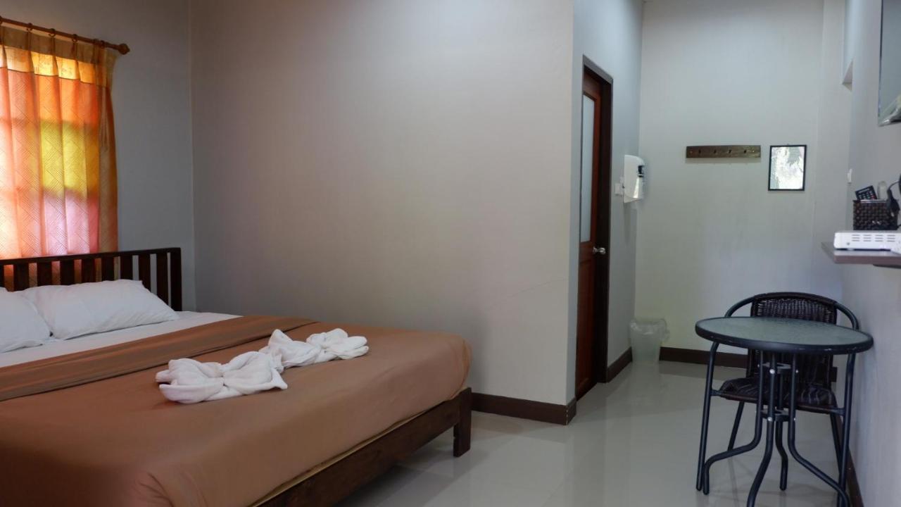 Resort Railumpoo Nakhon Sawan Exterior foto